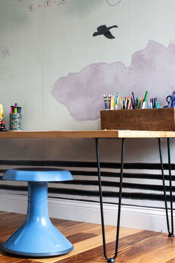 Kid-sized desk with hairpin legs.