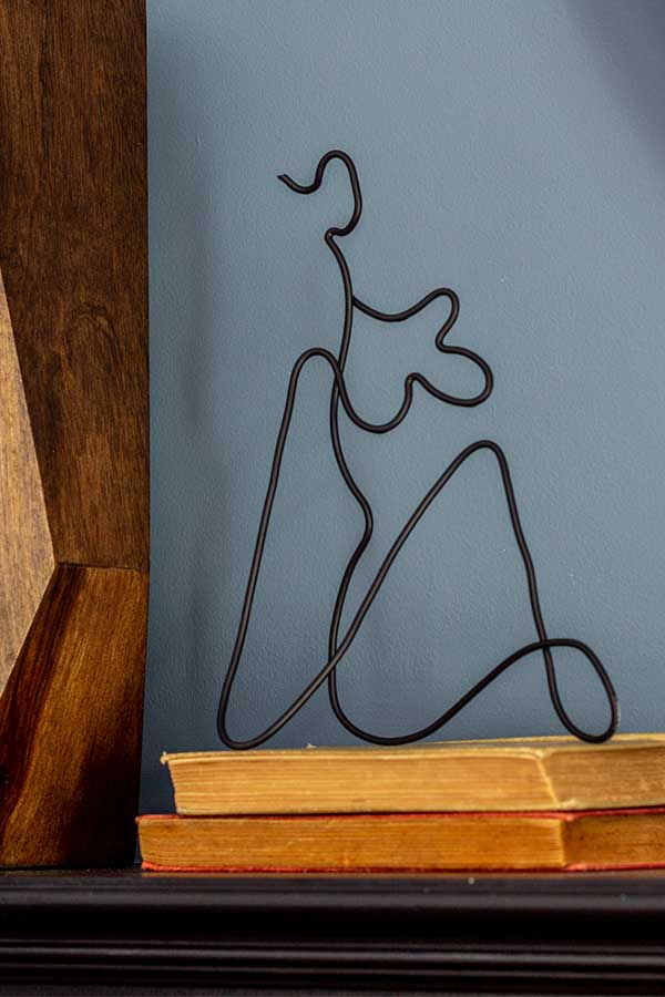 How to make an easy wire sculpture that looks like line art.