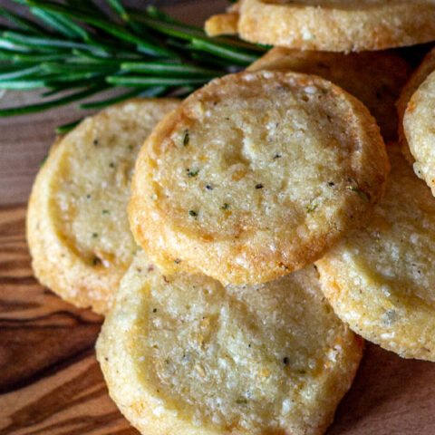 Make these smoky cheddar crackers for your next holiday party!